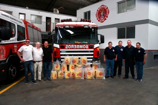 Bomberos de Olavarría recibió una importante donación de Mundo Mágico